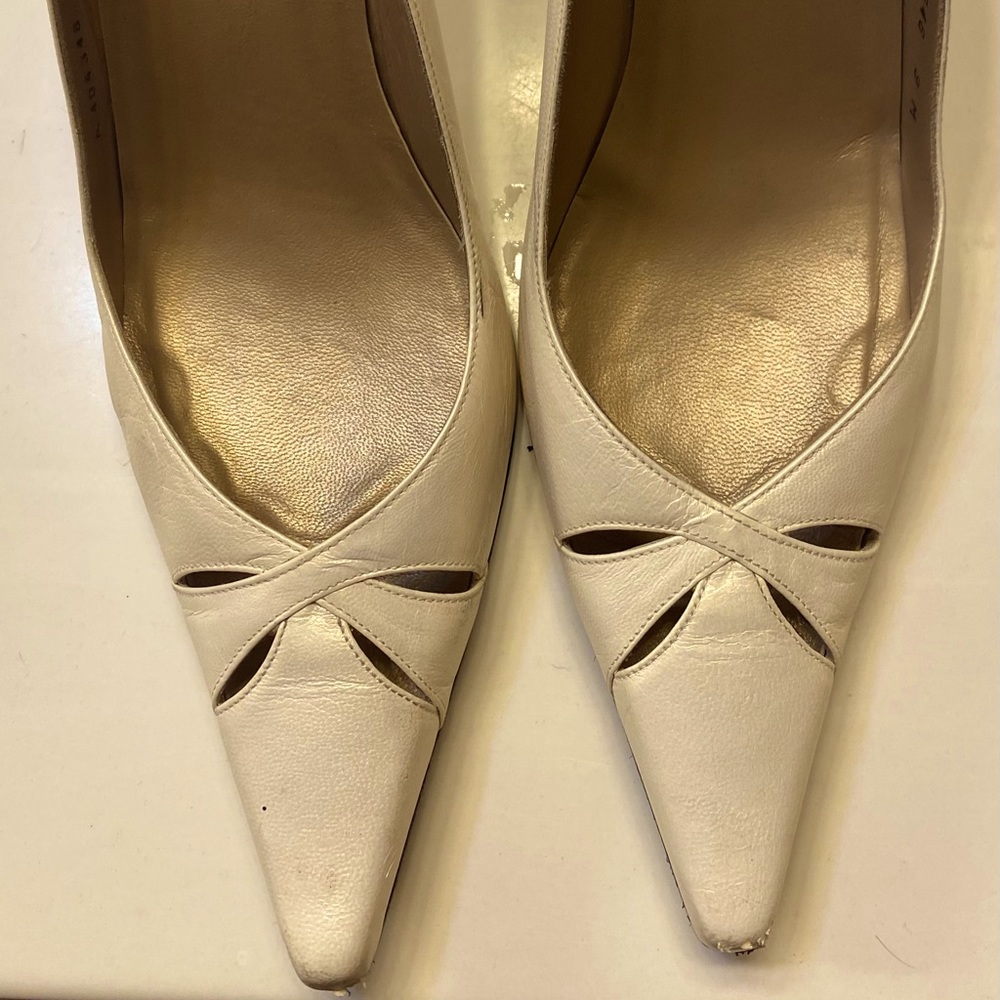 Stuart Weitzman leather white pointy toe pump